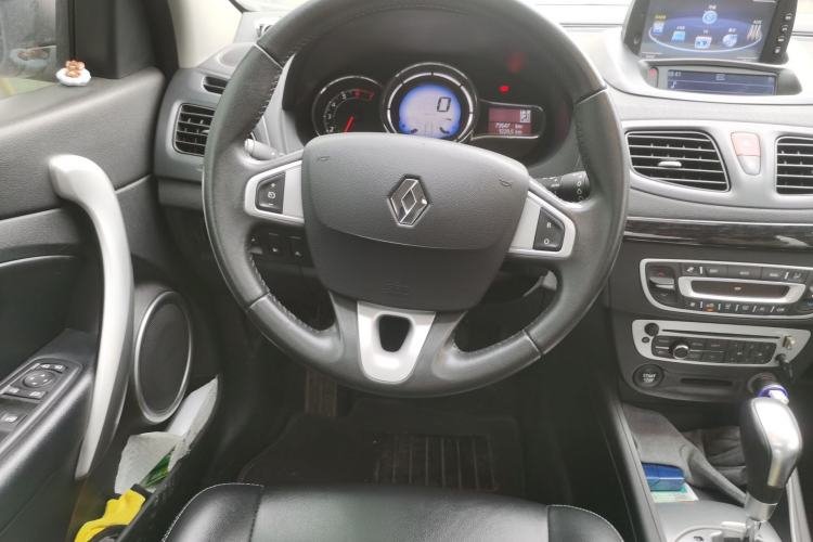 Used Renault Fluence 2015 2.0L Fashion Edition
