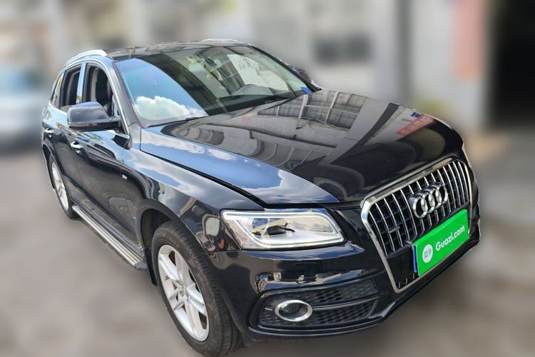 Used Audi Q5 2018 Collector's Edition 40 TFSI Technology Model

