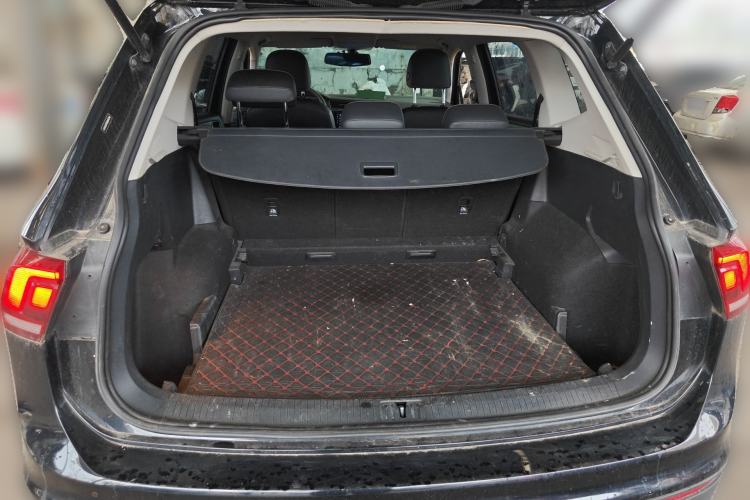 Used Volkswagen Tiguan L 2021 280TSI Automatic Two-Wheel Drive Smart Edition Trunk