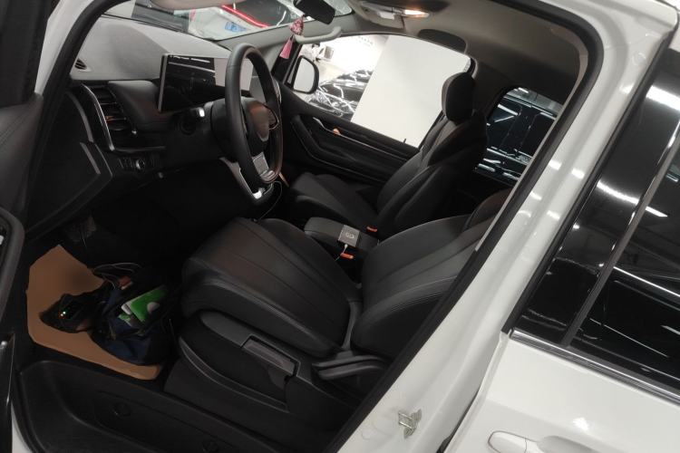 Used SAIC MAXUS G10 2025 MAX 2.0T Automatic Executive Edition Gasoline 7-Seater