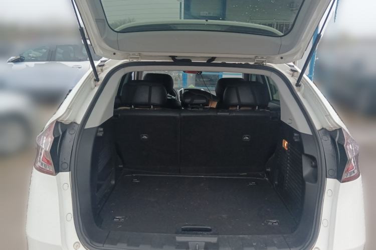 Used Luxgen U6 SUV 2015 1.8T Fashion Edition Trunk