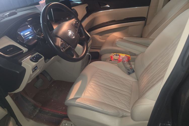 Used Buick GL8 2023 Land Executive Class 652T Luxury Model
