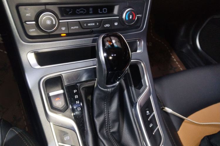 Used Geely Auto Vision S1 2018 1.4T CVT FENGXING Model Gear Lever