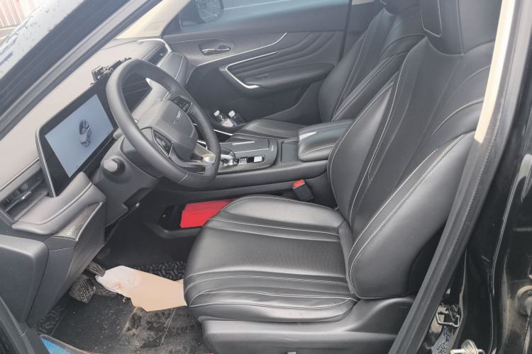 Used Venucia V 2022 260T Black Horse Edition · Idol