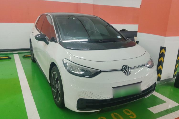 Used Volkswagen ID.3 2025 Smart Edition Outstanding Model Front Right 45 Deg