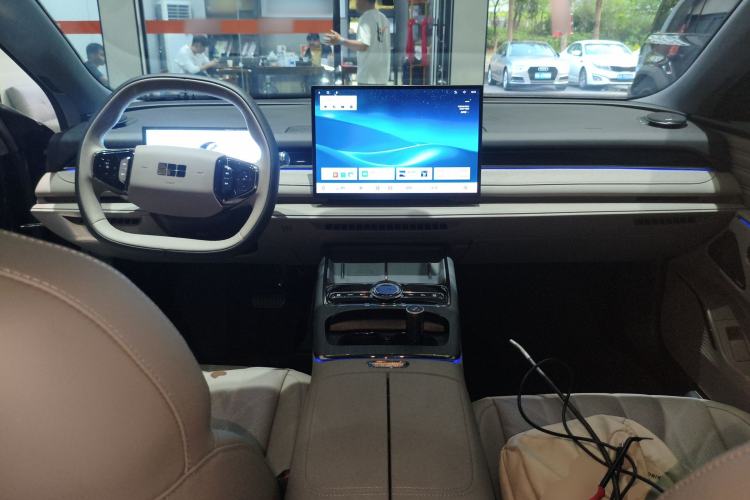 Used Geely Galaxy 8 2025 130km EM-i Deluxe Edition
