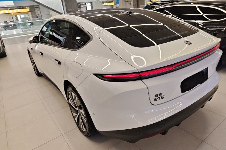 Used Nio ET5 2022 75 kWh Exterior 2