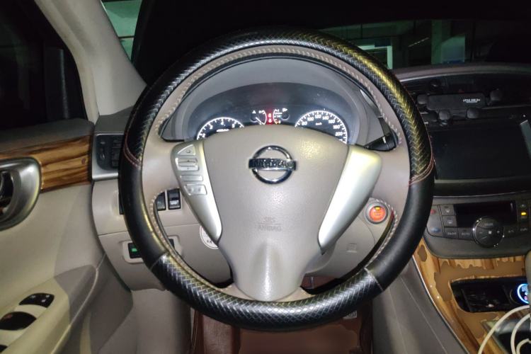 Used Nissan Sylphy 2014 1.6XV CVT Deluxe Edition Steering Wheel