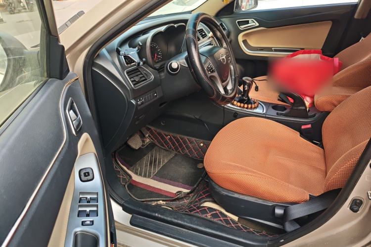 Used Haima Fumei 2014 M5 1.6L Automatic Elite Model Driver Seat