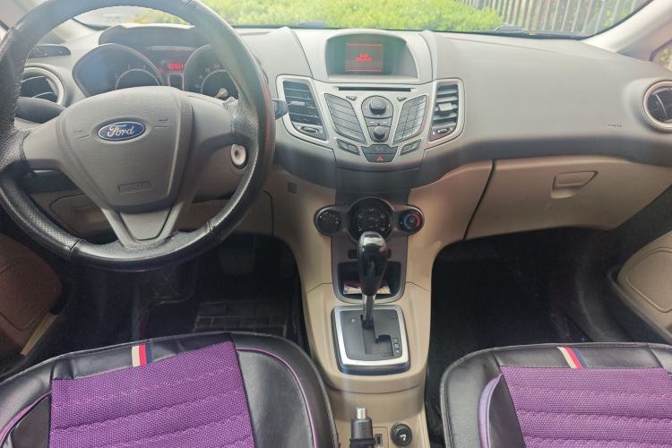 Used Ford Fiesta 2011 Sedan 1.5L Automatic Fashion Edition Center Console
