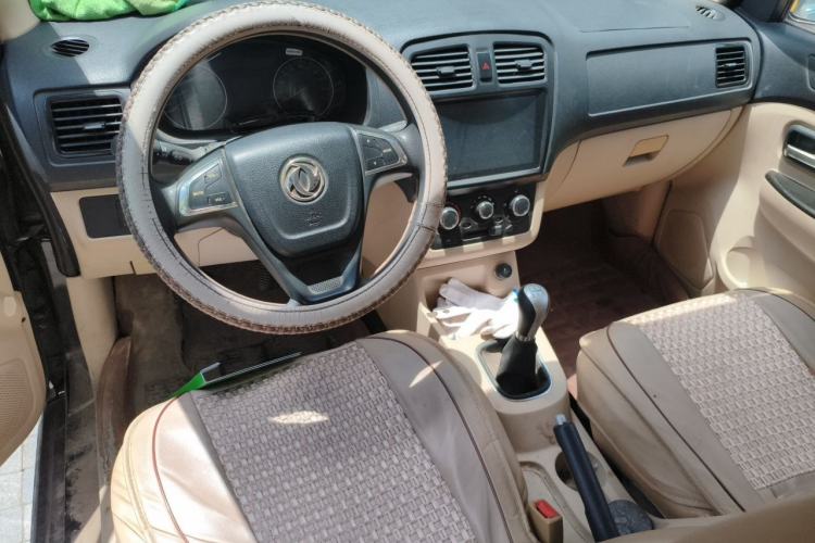 Used Dongfeng Fengon 370 2016 1.5L Manual Standard Edition SFG15-05 7 Seats
