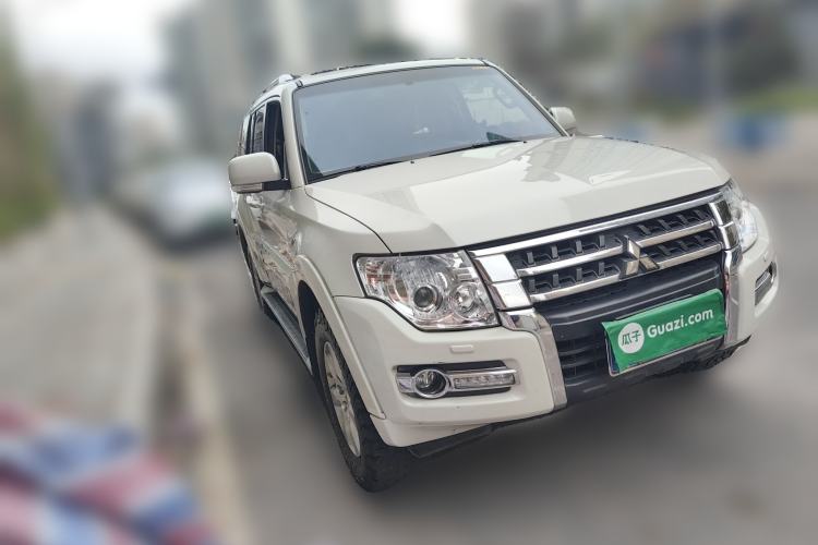 Used Mitsubishi Pajero 2015 3.0L Automatic Luxury Version China IV Standard Front Right 45 Deg