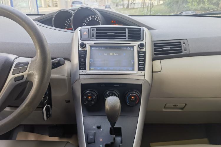 Used Toyota Verso 2014 Starlight 180E CVT Elite Edition