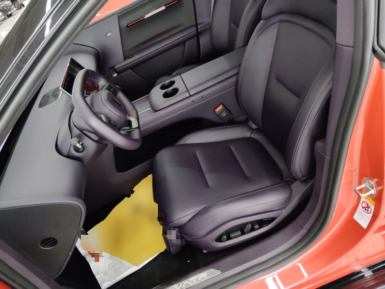 Переднее сиденье в автомобиле