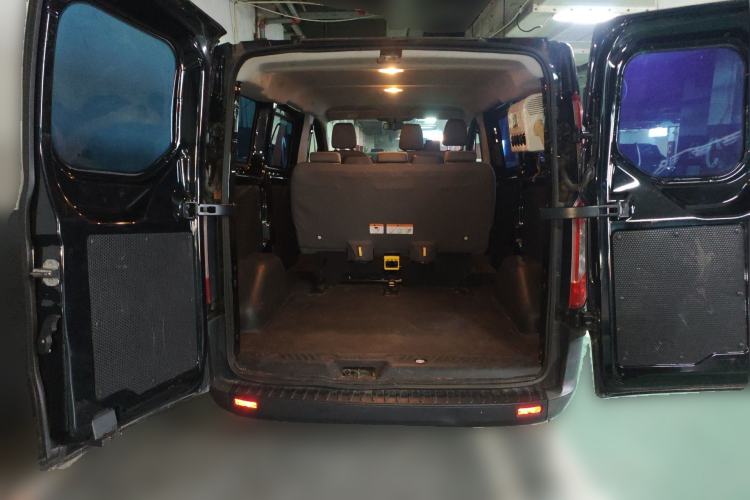 Used Ford Transit 2019 2.0T Diesel Multi-Purpose Commercial Vehicle Short Wheelbase Low Roof 6-Seater China VI Standard