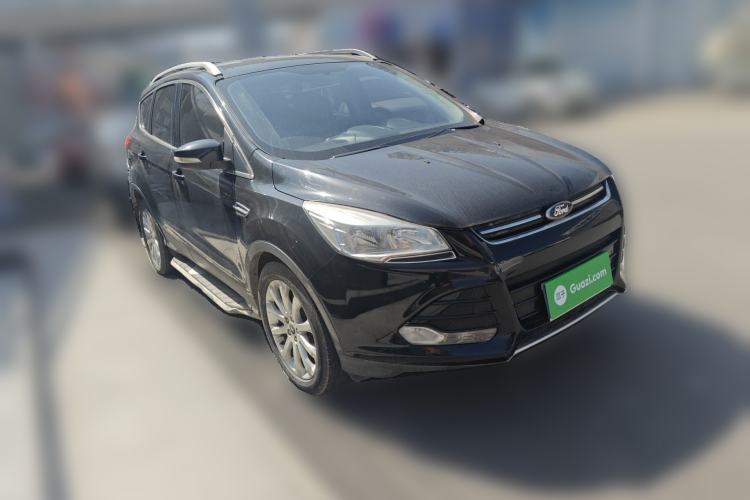 Used Ford Kuga 2015 1.5L GTDi Two-Wheel-Drive Comfort Model Front Right 45 Deg