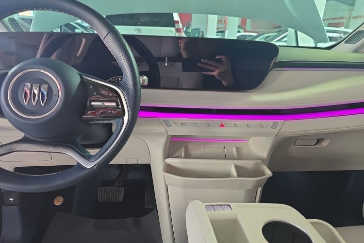 Used Buick GL8 New Energy 2024 Lu Zun Luxury Edition 7-Seater Center Console