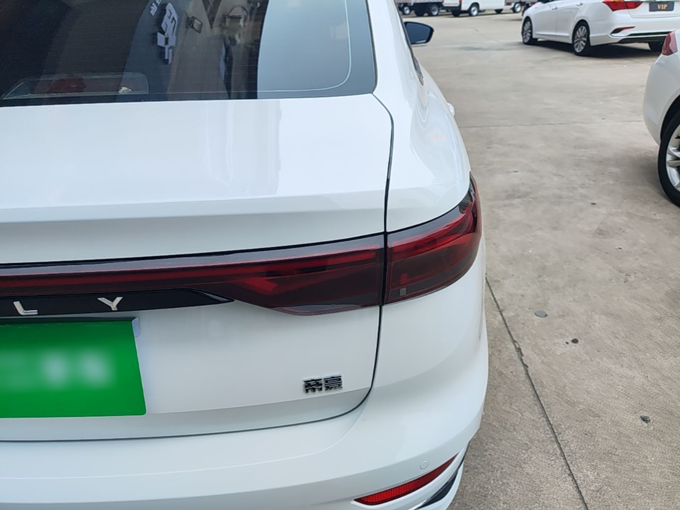 Geely Auto Emgrand 2025 4th Generation 1.5L CVT Luxury Version — снимка 9