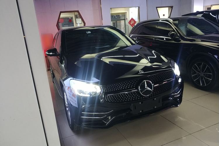 Used Mercedes-Benz GLC Coupe 2020 GLC 260 4MATIC Coupe SUV Front Right 45 Deg