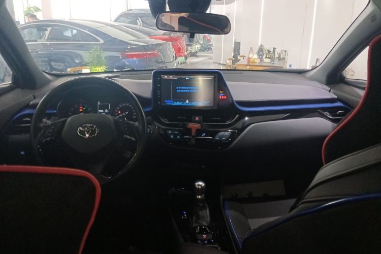 Used Toyota C-HR 2020 2.0L Luxury Edition Center Console