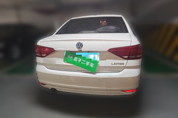 Used Volkswagen Lavida 2017 1.6L Automatic Comfort Edition
