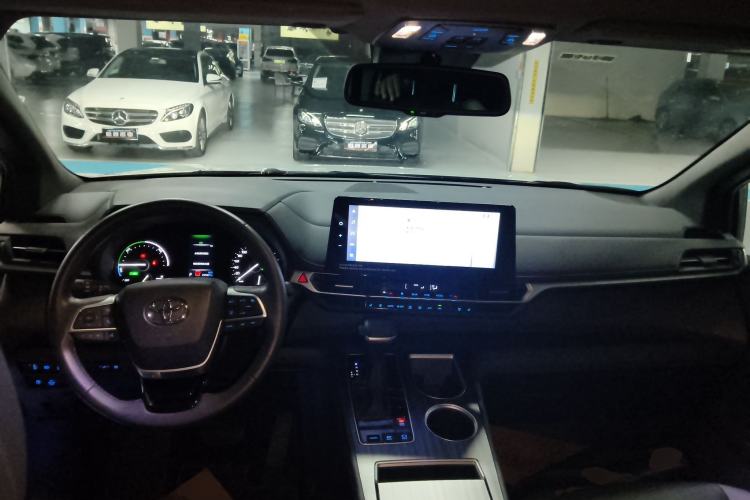 Used Toyota Sienna 2021 2.5L Hybrid Premium Edition
