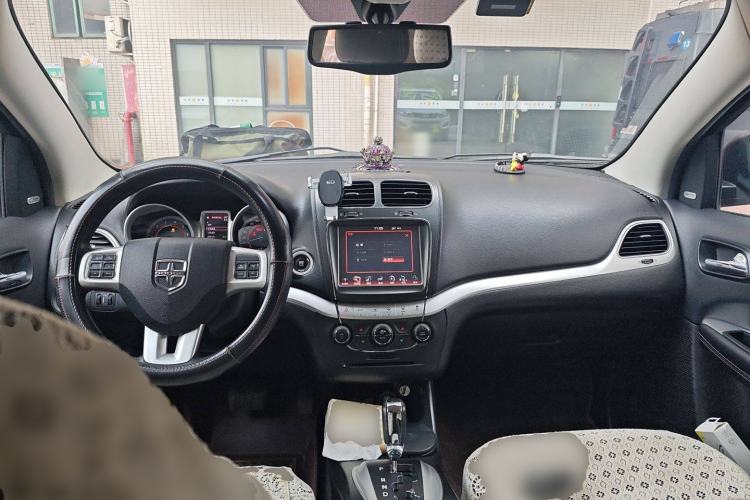 Used Dodge Journey 2013 2.4L Two-Wheel Drive Luxury Version
