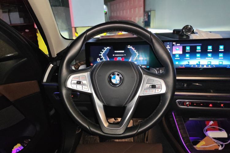 Used BMW X7 2023 xDrive40i Luxury Package with Leading Features
