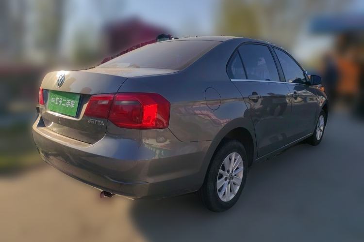 Used Volkswagen Jetta 2013 1.6L Manual Fashion Edition