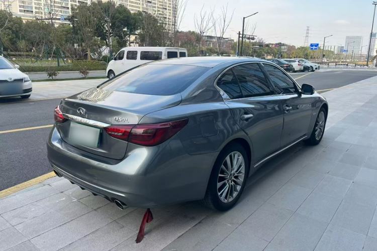 Used Infiniti Q50L 2018 2.0T Enjoyment Version China VI Standard