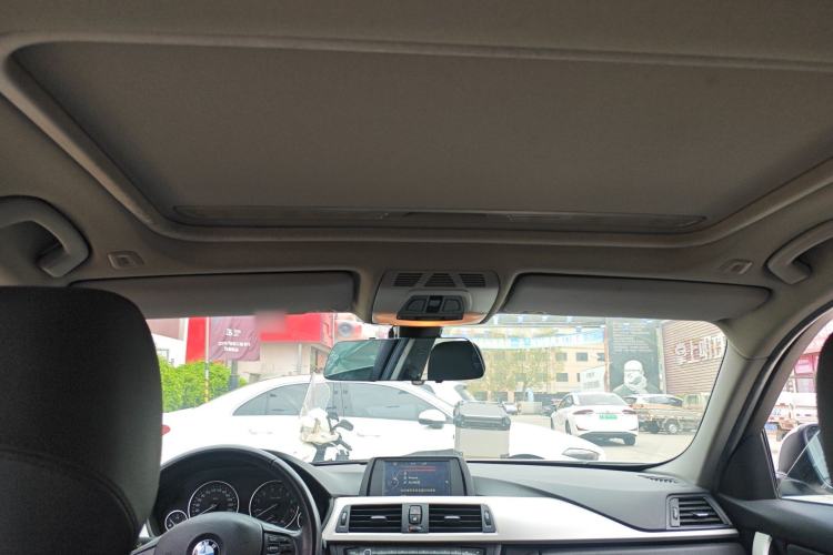 Used BMW 3 Series 2015 320i Fashion Model
