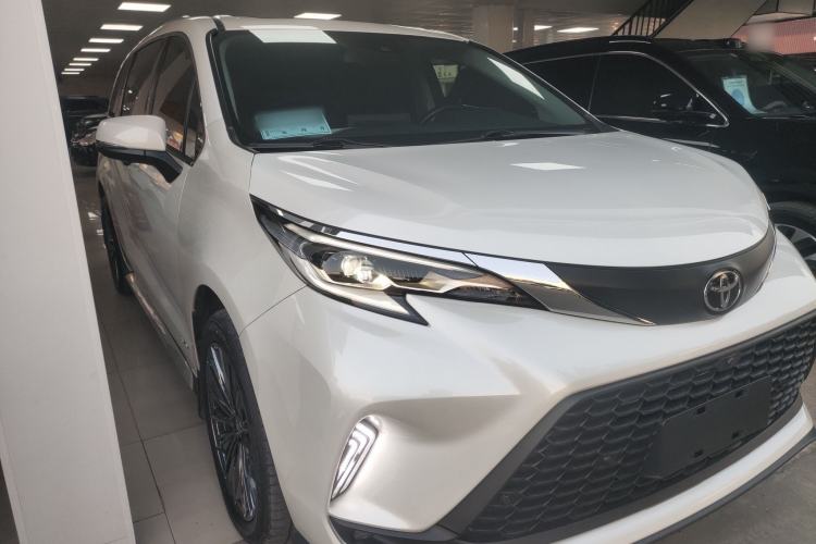 Used Toyota Granvia 2024 2.5L Hybrid Comfort Edition