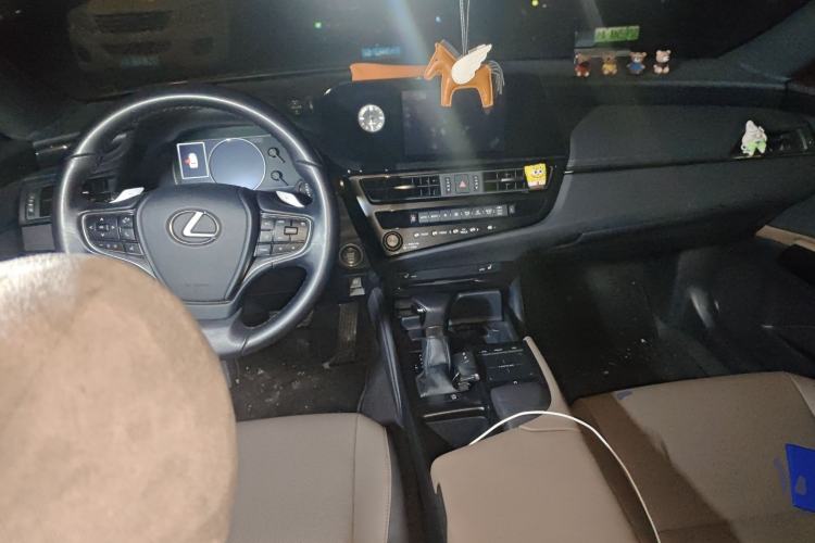 Used Lexus ES 2021 200 Excellence Edition
