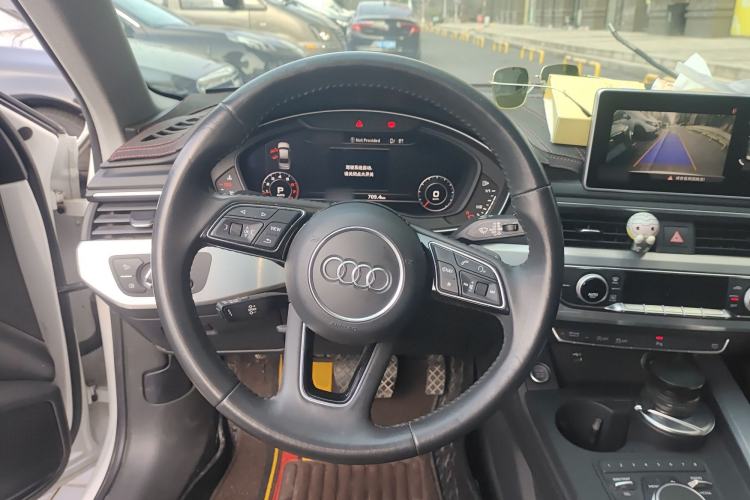 Used Audi A4L 2018 30th Anniversary Edition 40 TFSI Fashion Model
