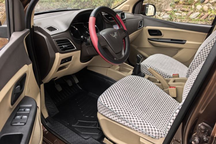 Used Wuling Hongguang 2015 1.5L S1 Standard China V-Emission Standards
