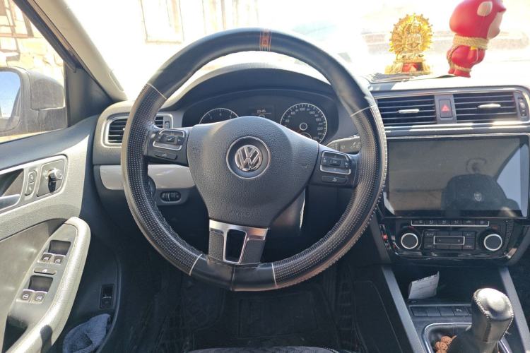 Used Volkswagen Sagitar 2012 1.4TSI Manual Luxury Model Steering Wheel