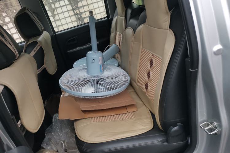 Used Great Wall Wingle 5 2016 2.8T Two-Wheel-Drive Entry-Level GW2.8TC Big Double-Cab GW2.8TC Left Rear Seat