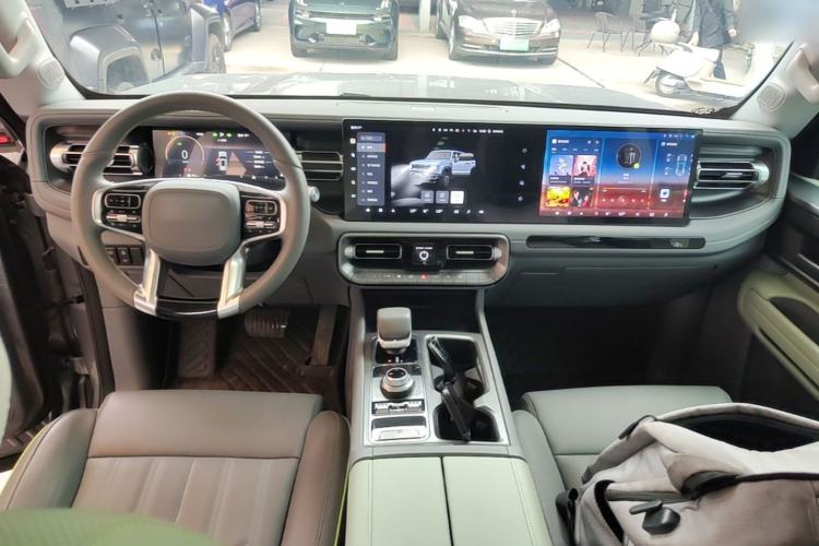 Used BAIC Off-Road BJ40 2024 2.0T All-New Urban Hunter Edition Chivalrous Style Center Console