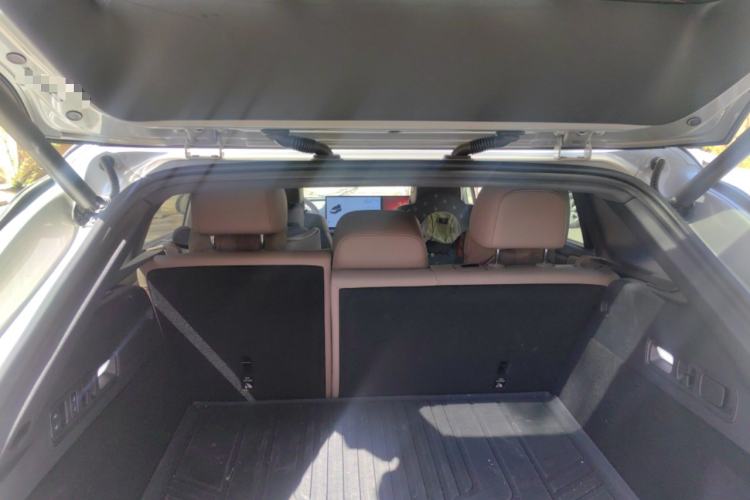 Used Li Auto i6 2025 Model Two-Wheel-Drive Standard Type Trunk