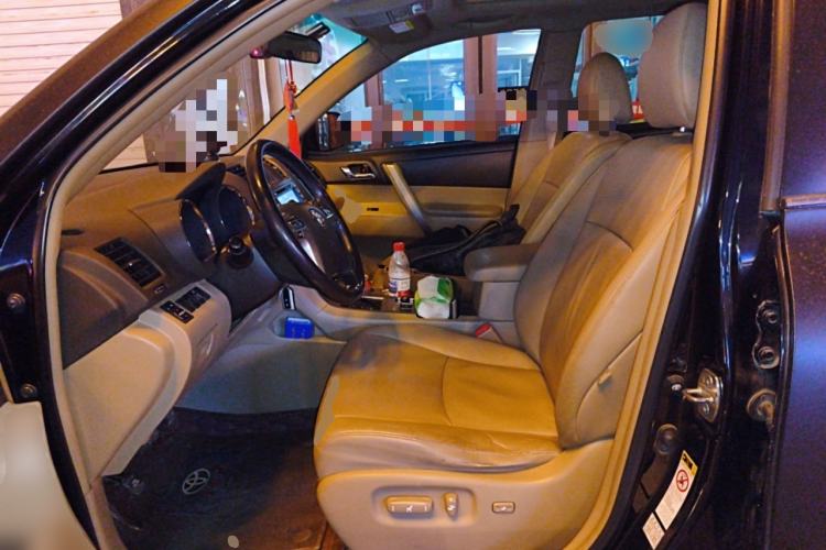 Used Toyota Highlander 2012 2.7L Two-Wheel Drive 7-Seater Luxury Edition
