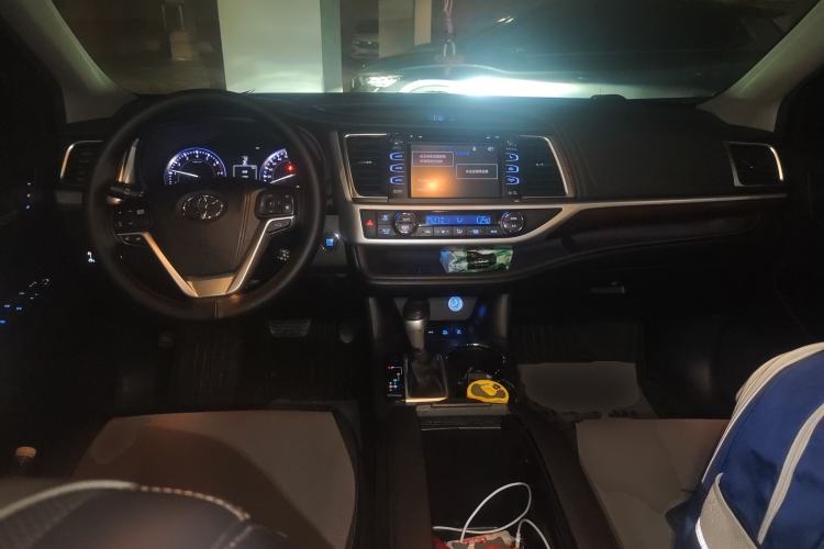 Used Toyota Highlander 2017 2.0T Four-Wheel Drive Ultimate Edition 7 Seats Center Console