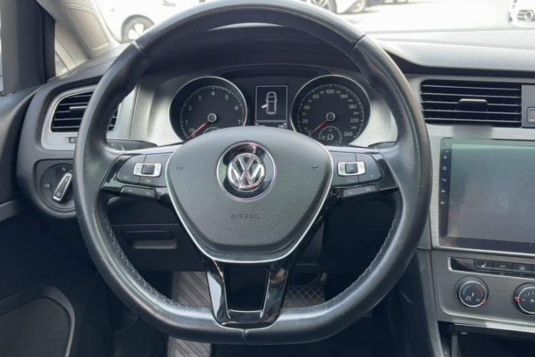 Used Volkswagen Golf 2014 1.4TSI Automatic Luxury Model