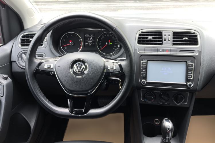 Used Volkswagen Polo 2016 1.6L Automatic Comfort Model Interior 5
