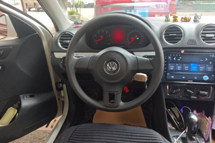 Used Volkswagen Jetta 2015 Value Edition 1.6L Automatic Comfort Version Steering Wheel