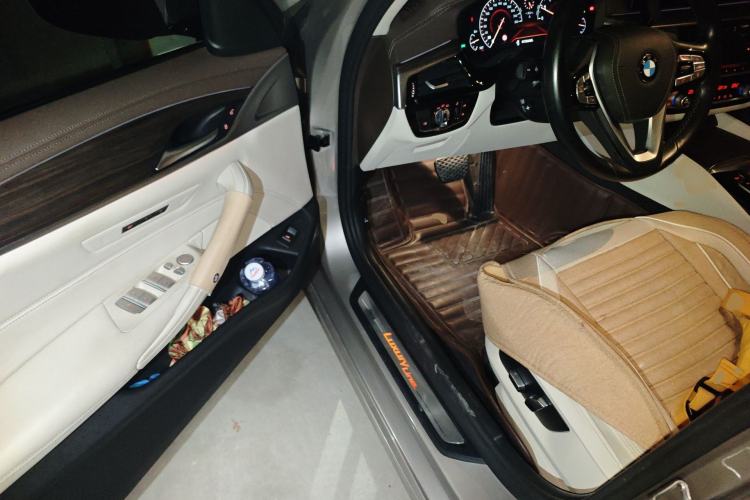 Used BMW 5 Series 2019 Facelifted 530Li Leading Edition Luxury Package Driver Seat