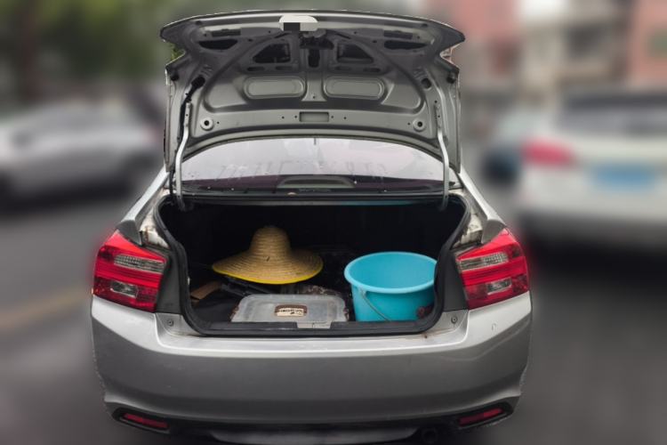 Used Honda City Classic 2012 1.5L manual Comfort version
