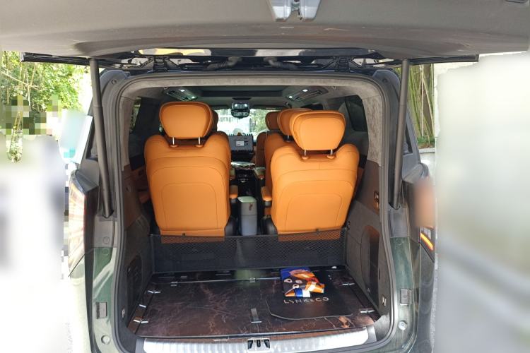 Used Geely Galaxy LEVC L380 2024 140-Degree 6-Seater All-Wheel-Drive Ultra