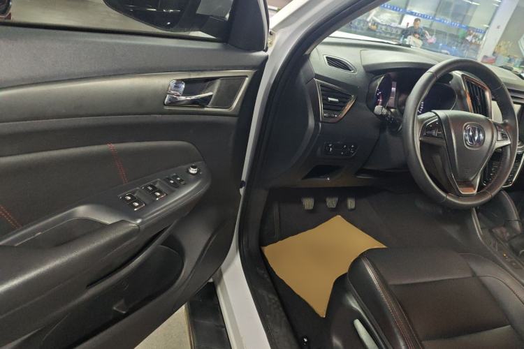 Used CHANGAN CS75 2014 2.0L Manual Luxury Version China IV Standard