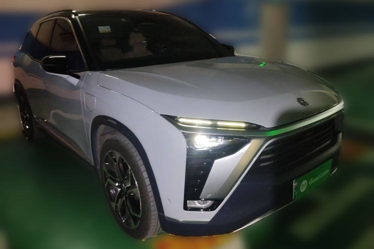 Used Nio ES8 2022 100 kWh Six-Seater Version Front Right 45 Deg