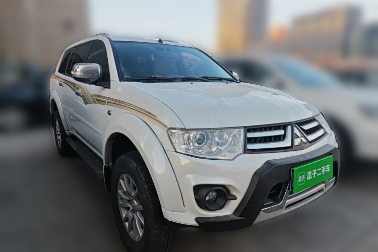 Used Mitsubishi Pajero Sport 2013 3.0L Automatic 4x4 Flagship Edition Front Right 45 Deg